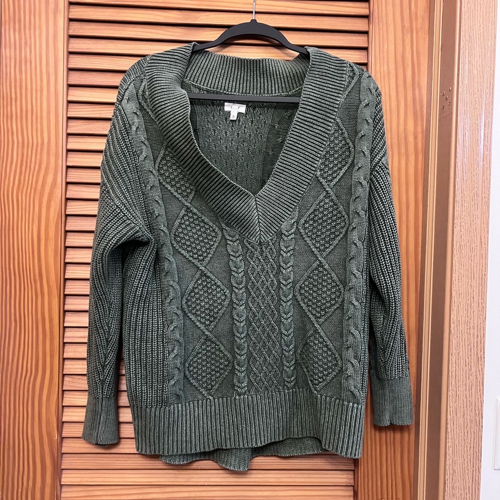 Aerie Deep Green V-Neck Cable Knit Sweater